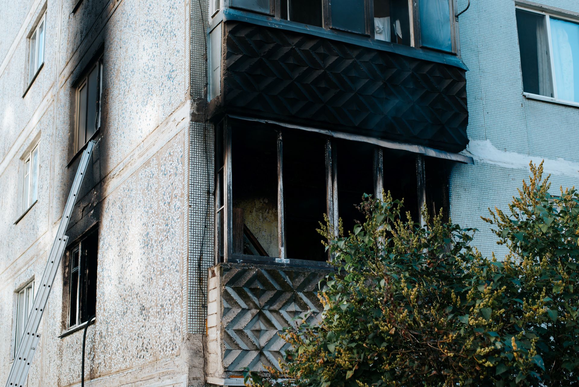 Evaluating Your Options for Fire Damage Restoration in Office Spaces